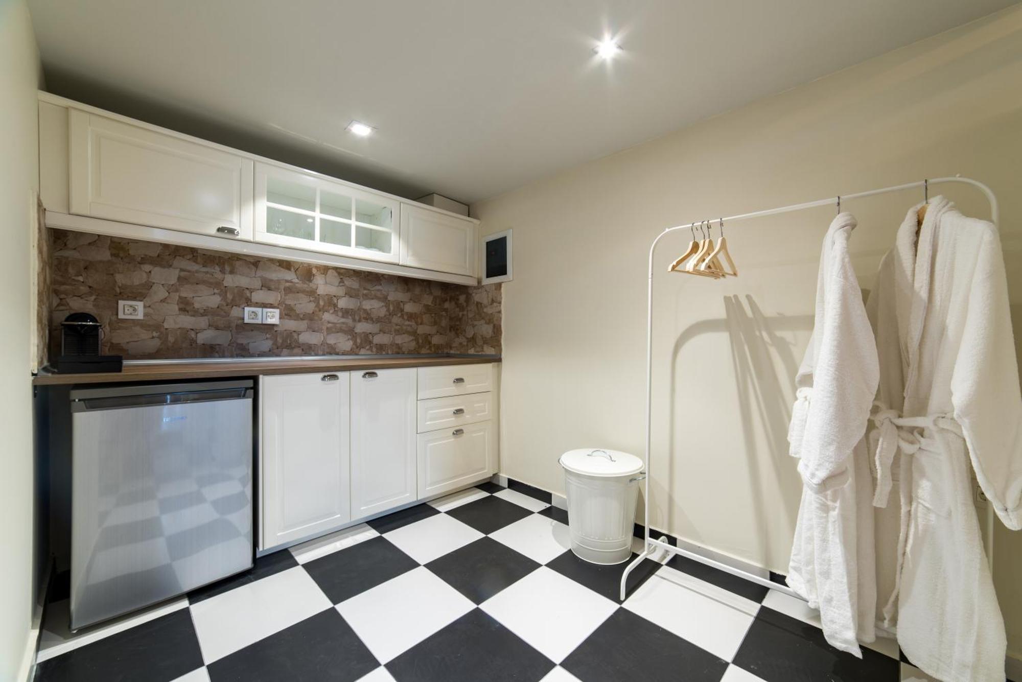 פוטוס Oinoelia Luxury Suites & Residence מראה חיצוני תמונה
