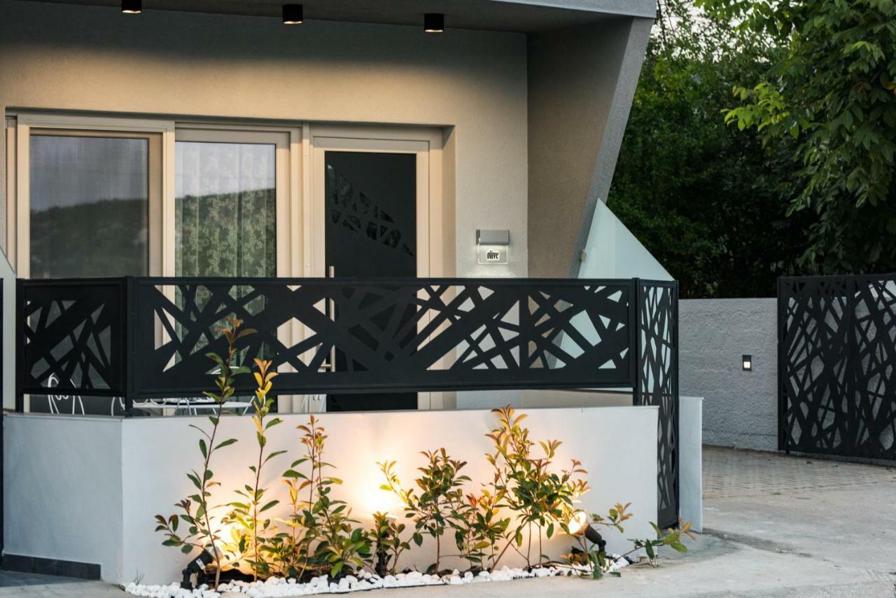פוטוס Oinoelia Luxury Suites & Residence מראה חיצוני תמונה