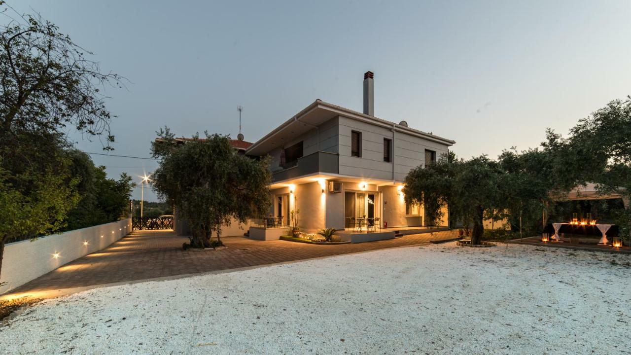 פוטוס Oinoelia Luxury Suites & Residence מראה חיצוני תמונה
