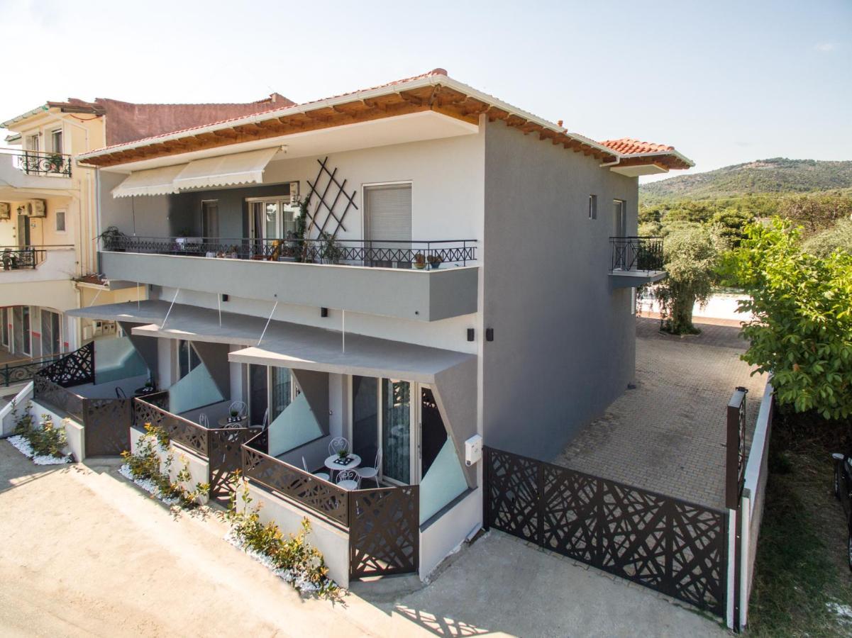פוטוס Oinoelia Luxury Suites & Residence מראה חיצוני תמונה