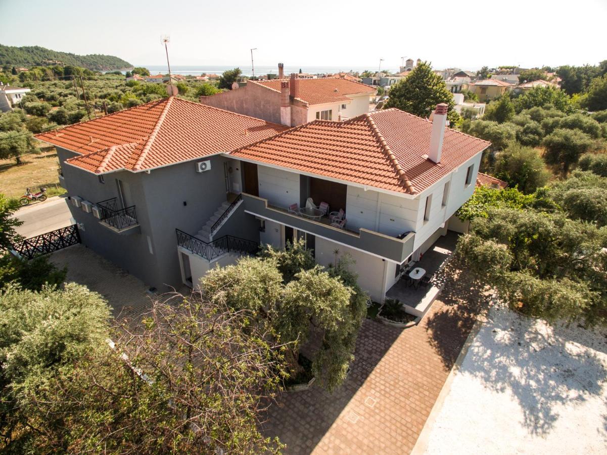 פוטוס Oinoelia Luxury Suites & Residence מראה חיצוני תמונה